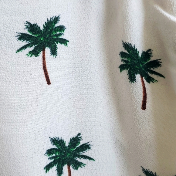 Palm tree print shorts - Picture 2 of 4